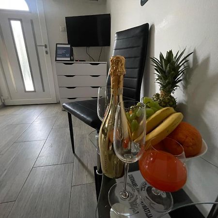Apartment Matijas, 3 Bedroom Apt With Terrace And Parking Сплит Экстерьер фото