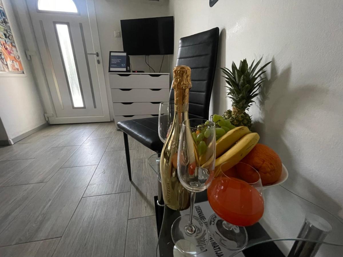 Apartment Matijas, 3 Bedroom Apt With Terrace And Parking Сплит Экстерьер фото